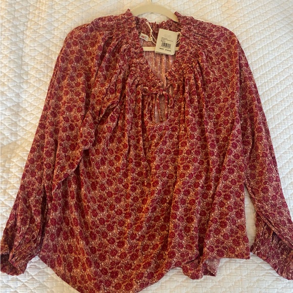 NWT Faherty Emery Blouse in size small, red, Granita Theodora Floral - Picture 3 of 5